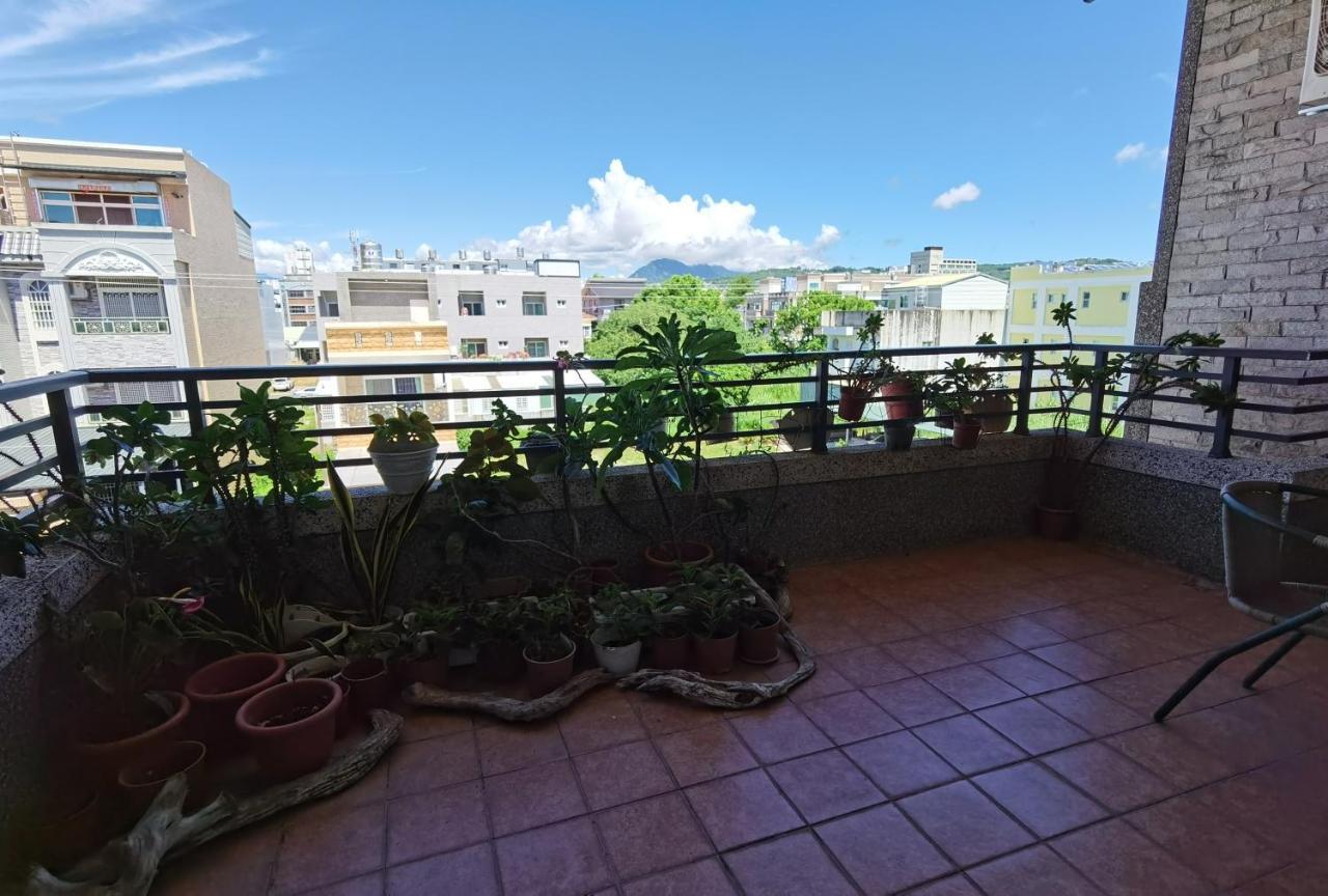Golden Mary Bed & Breakfast Taitung Екстериор снимка