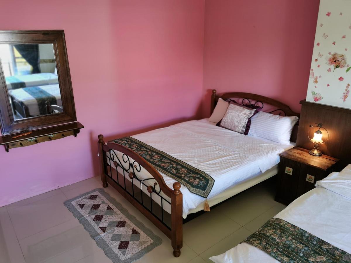 Golden Mary Bed & Breakfast Taitung Екстериор снимка