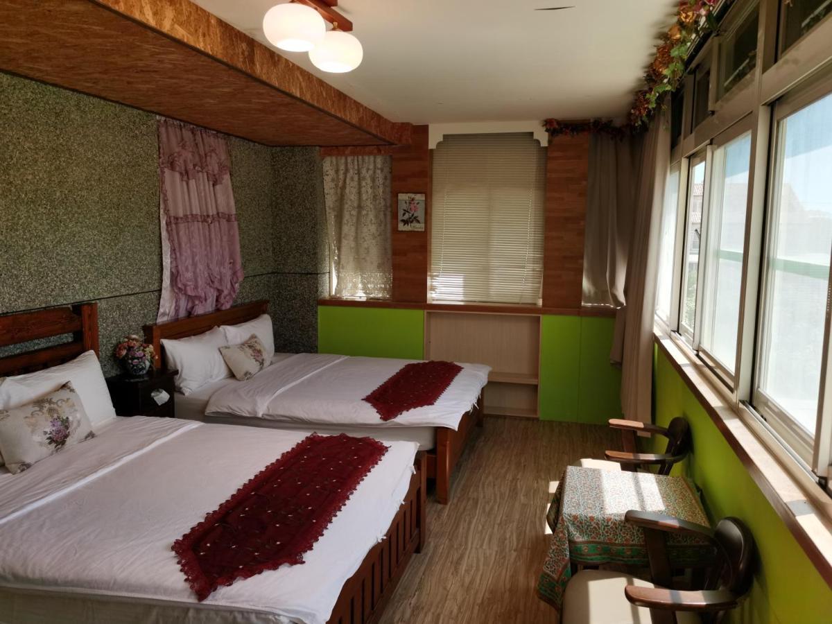 Golden Mary Bed & Breakfast Taitung Екстериор снимка
