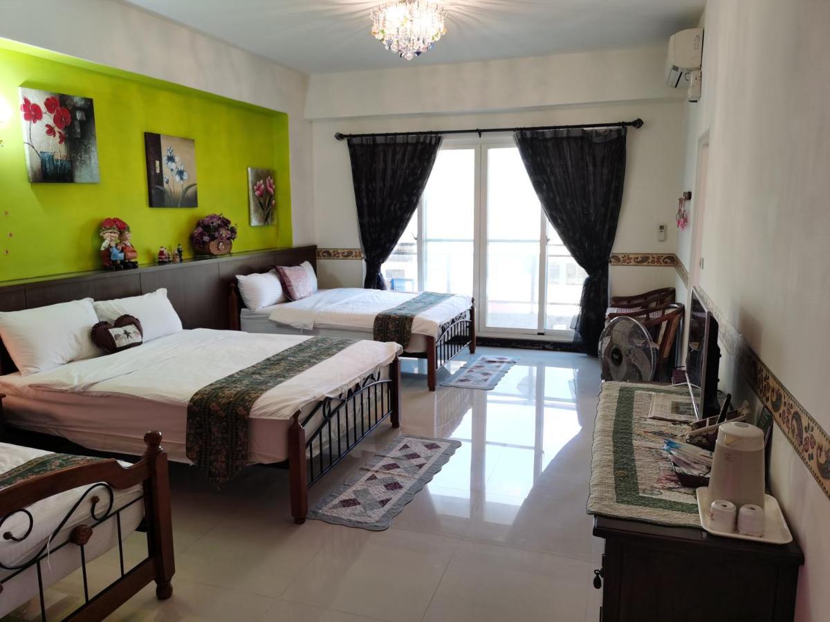 Golden Mary Bed & Breakfast Taitung Екстериор снимка