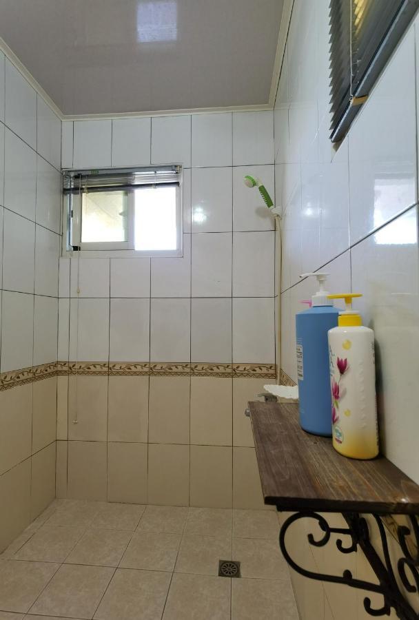 Golden Mary Bed & Breakfast Taitung Екстериор снимка