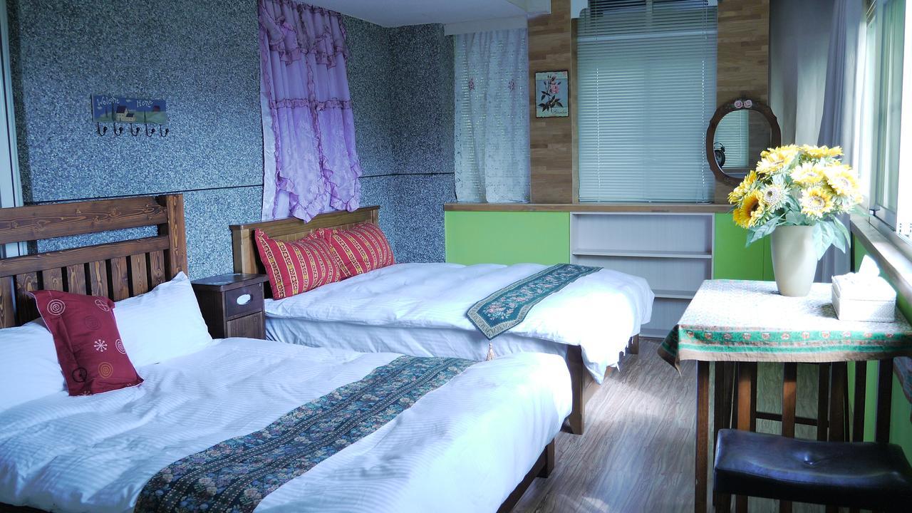 Golden Mary Bed & Breakfast Taitung Екстериор снимка